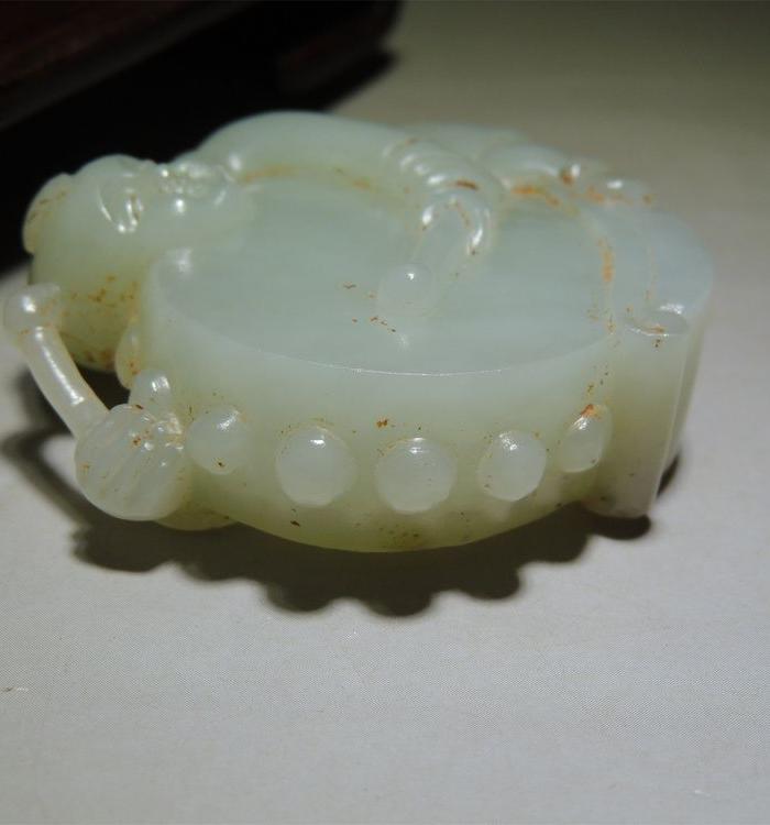 古玉老玉\/宋代玉器\/欢乐的宋代击鼓童子\/和田青