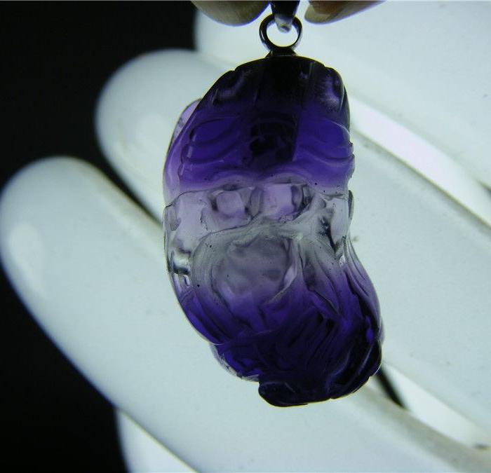 出口创汇期老天然紫色水晶圆雕带银扣貔貅大坠