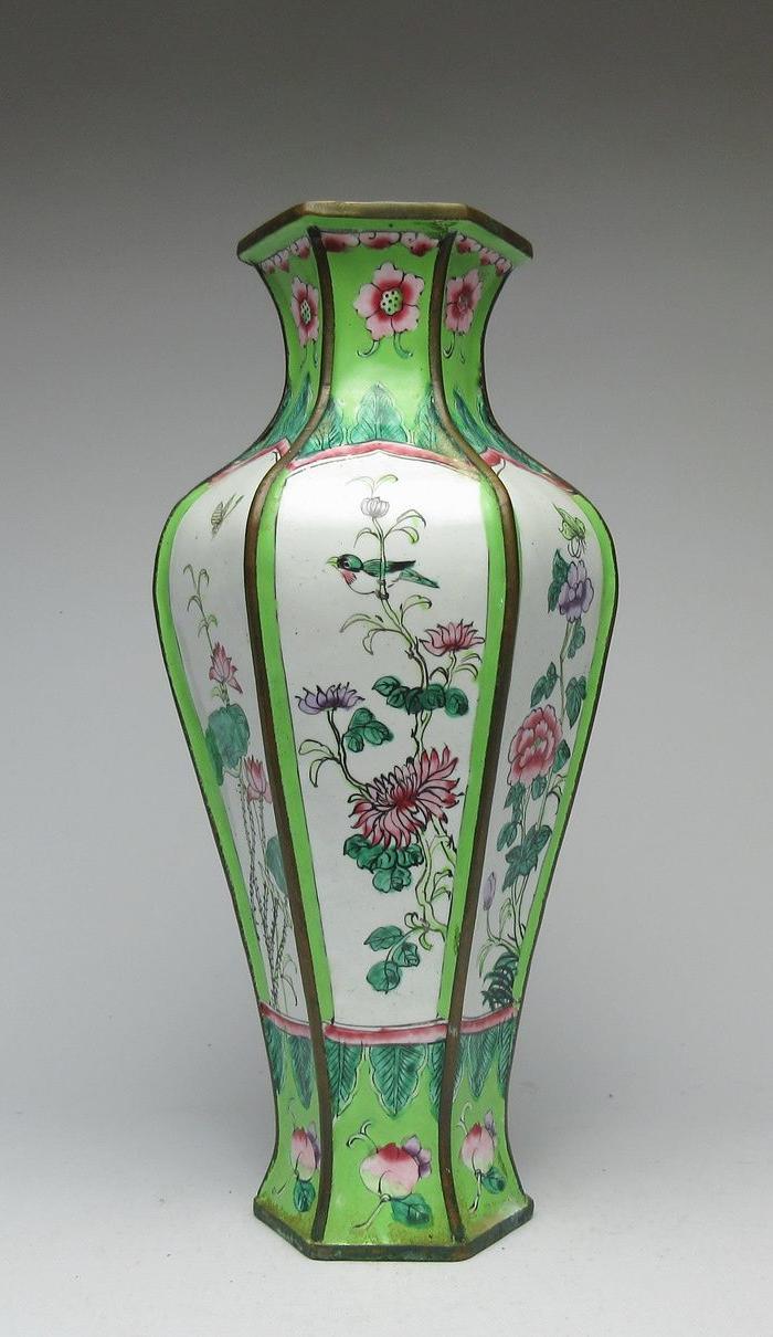 CK263铜胎珐琅彩花卉纹六角瓶_CK263铜胎珐