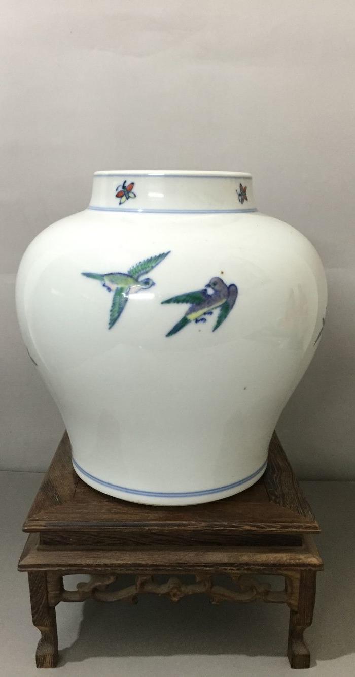 清早期斗彩植物花夲小罐_清早期斗彩植物花夲