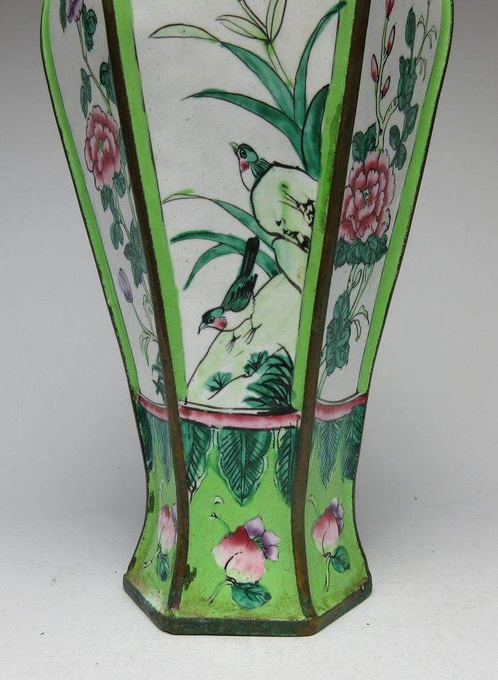 CK263铜胎珐琅彩花卉纹六角瓶