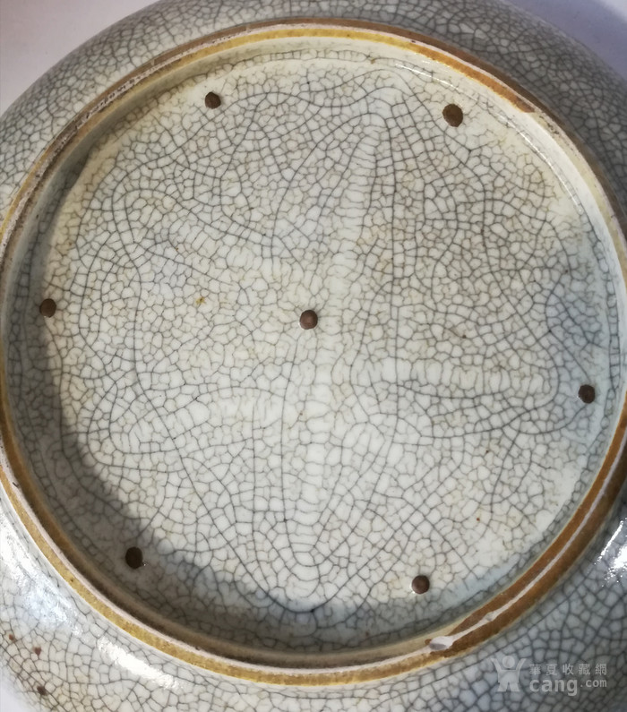 华夏古玩城 瓷器 明清 > 清中期仿哥窑大盘  年代:清中期 艺术类别