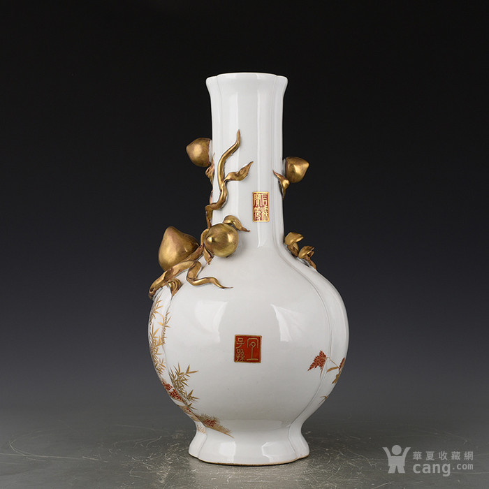 珐琅彩花鸟贴塑鎏金桃纹瓶乾隆御题铭文