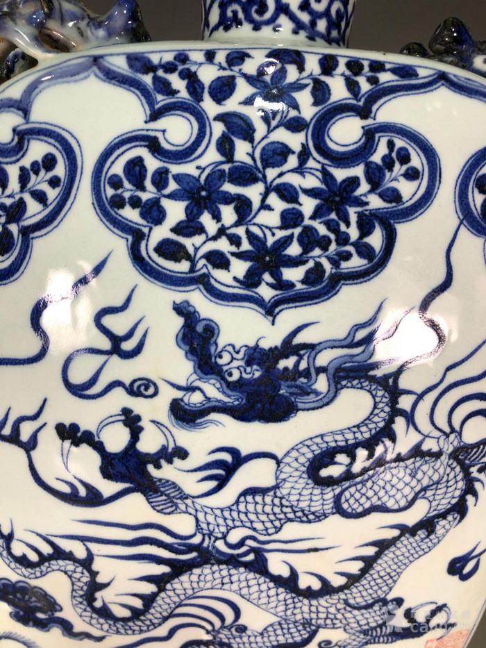元代波斯纹青花龙纹四系方扁瓶
