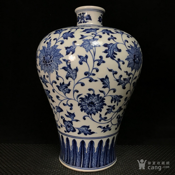 清乾隆青花折枝花卉纹梅瓶. 规格31 21