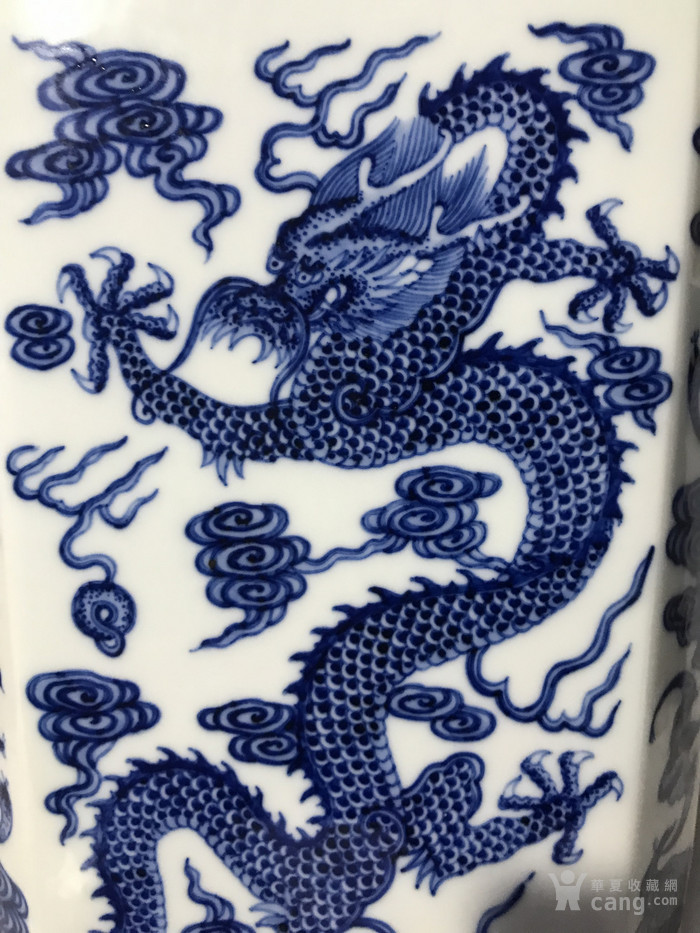 清代青花龙纹方瓶