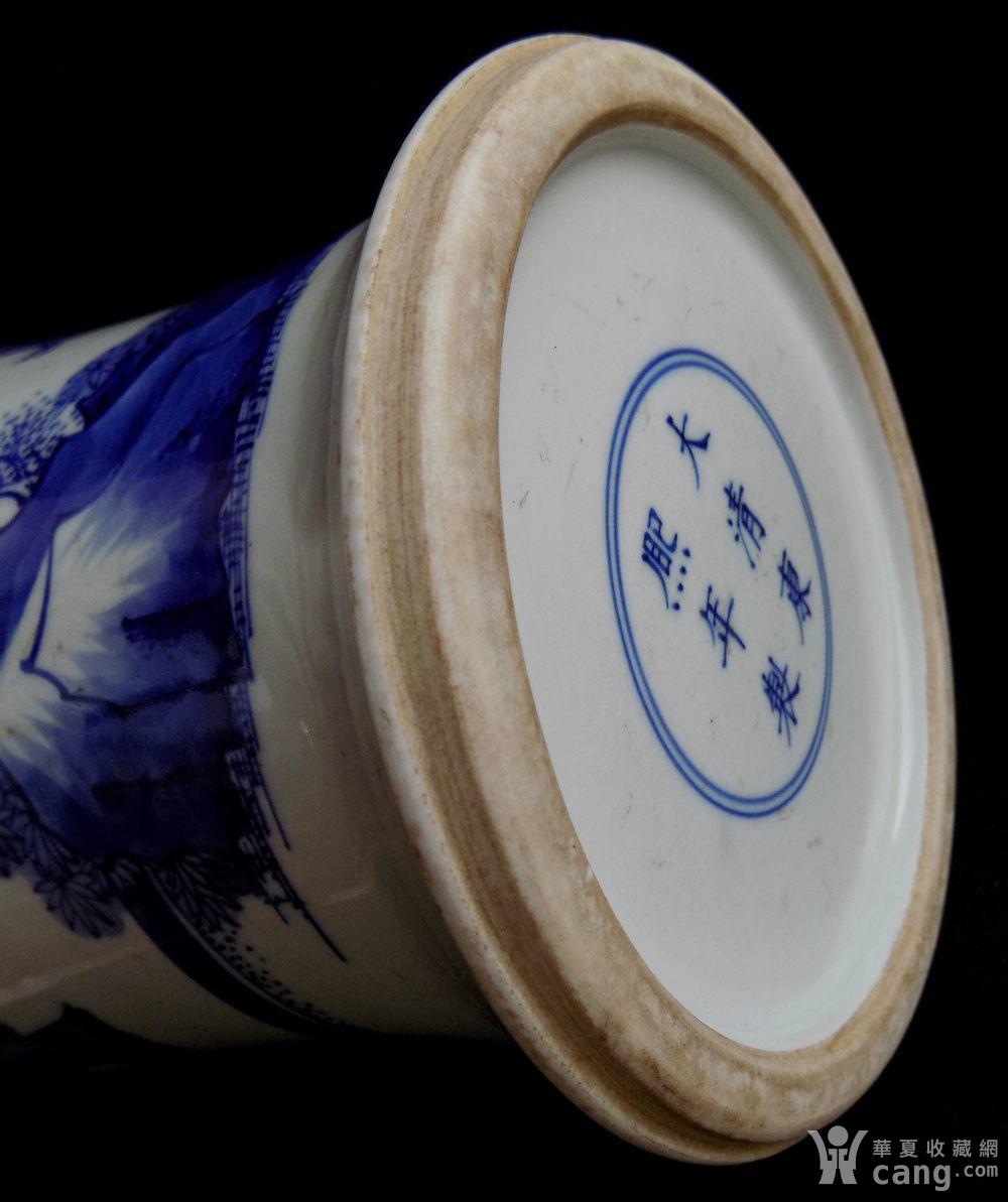 大清康熙年制青花行乐图观音瓶