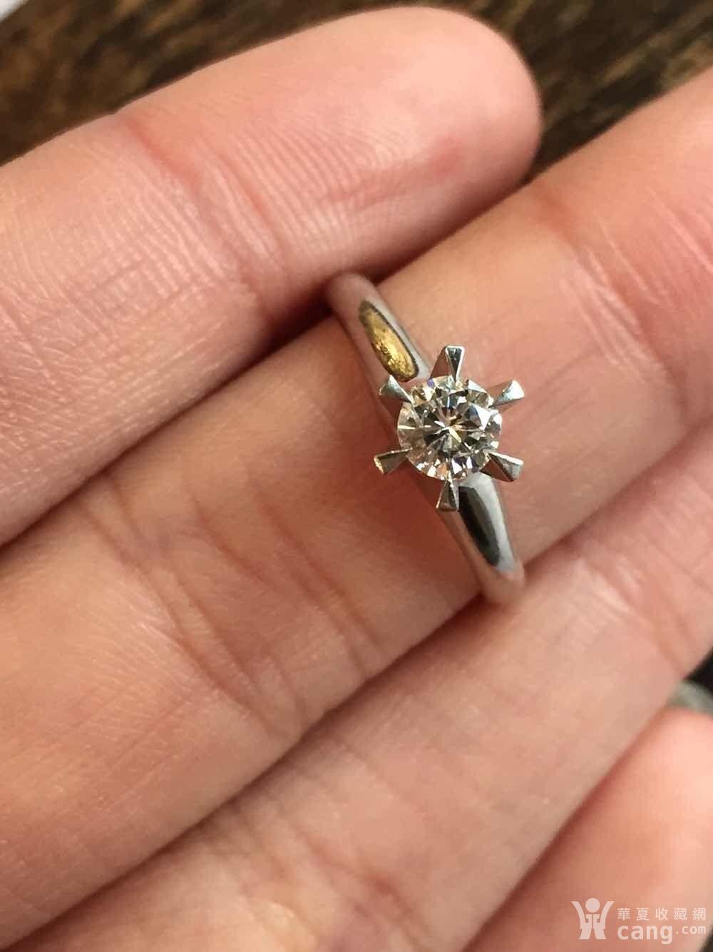 完美0.3克拉钻石戒指八心八箭