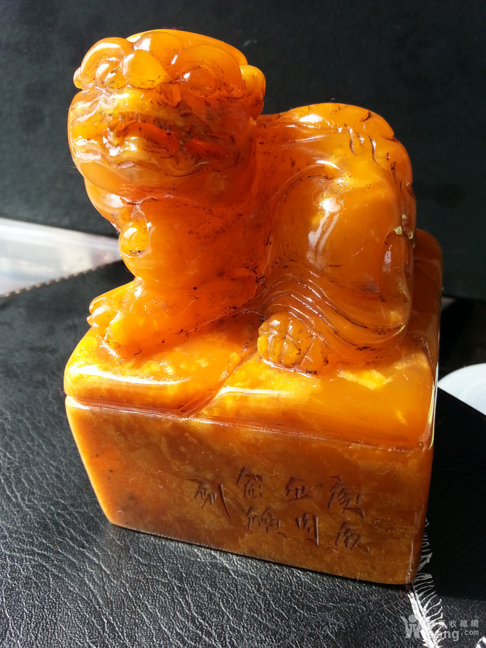 清,吴仓硕作/田黄(黄金黄)冻石/狮钮/印章:1216克