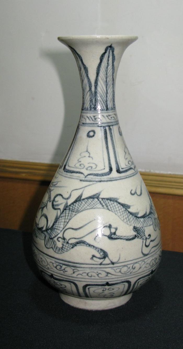 华夏古玩城 瓷器 高古 > 元青花龙纹玉壶春瓶 年代:元代 艺术类别