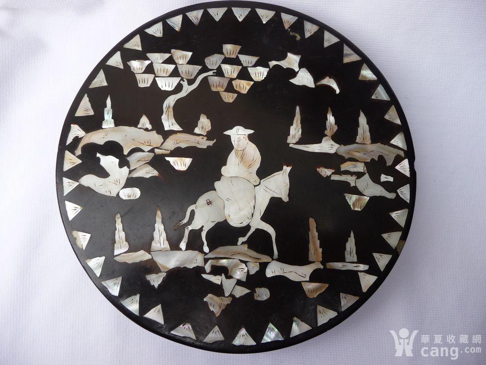 元代褐漆嵌螺钿人物圆盒盖