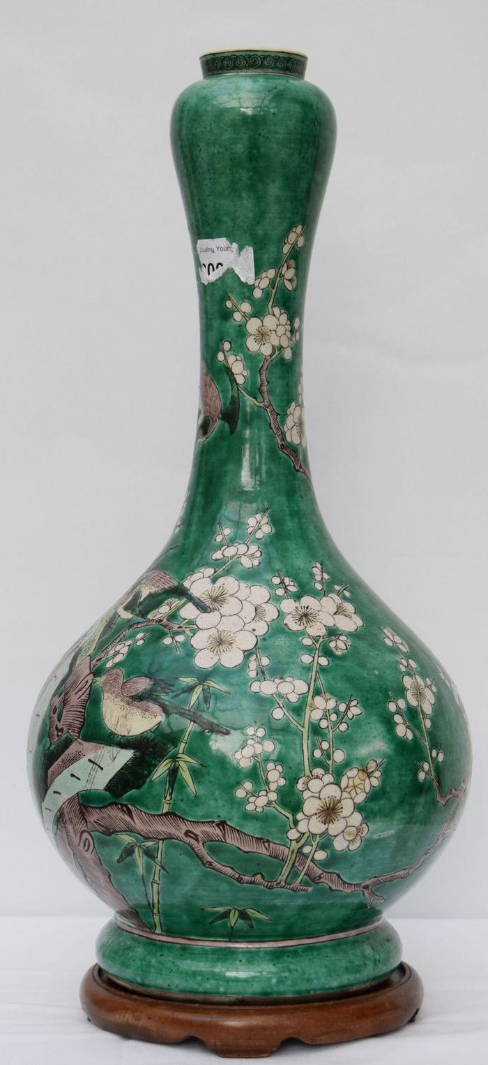 华夏古玩城 瓷器 明清 > 【19世纪 晚晴素三彩 蒜头瓶-喜鹊登梅】