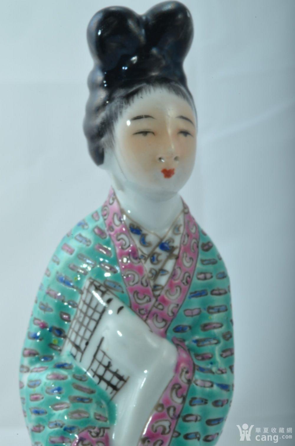晚清民国 粉彩仕女瓷塑人物立像两件 "黄祥记" 款