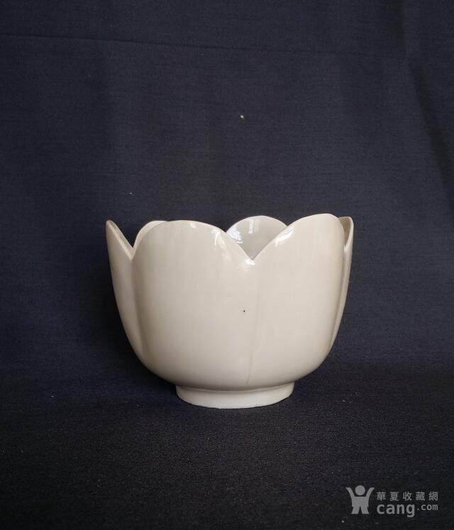 华夏古玩城 瓷器 高古 > 宋定窑莲花碗 年代:宋代 艺术类别:单色釉