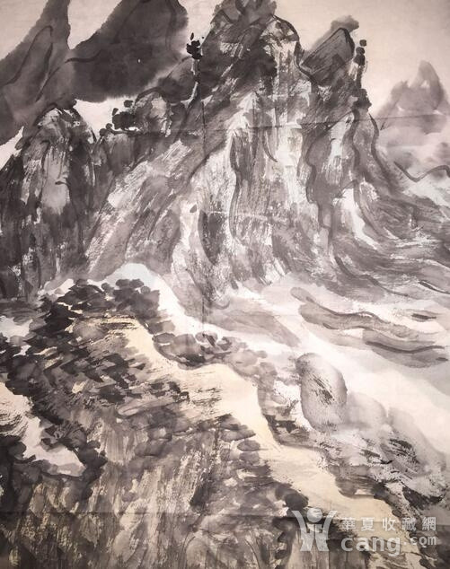袁延佩"烟云绵欣"水墨山水画 袁延佩:1963年生于山东,著名画家龙瑞