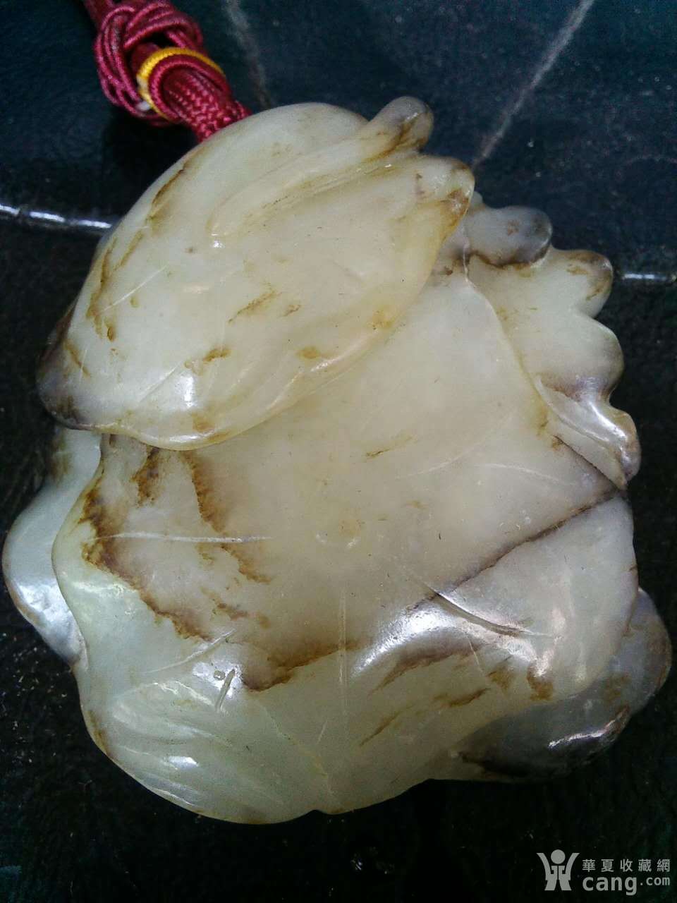 精品明代羊脂玉荷叶连连