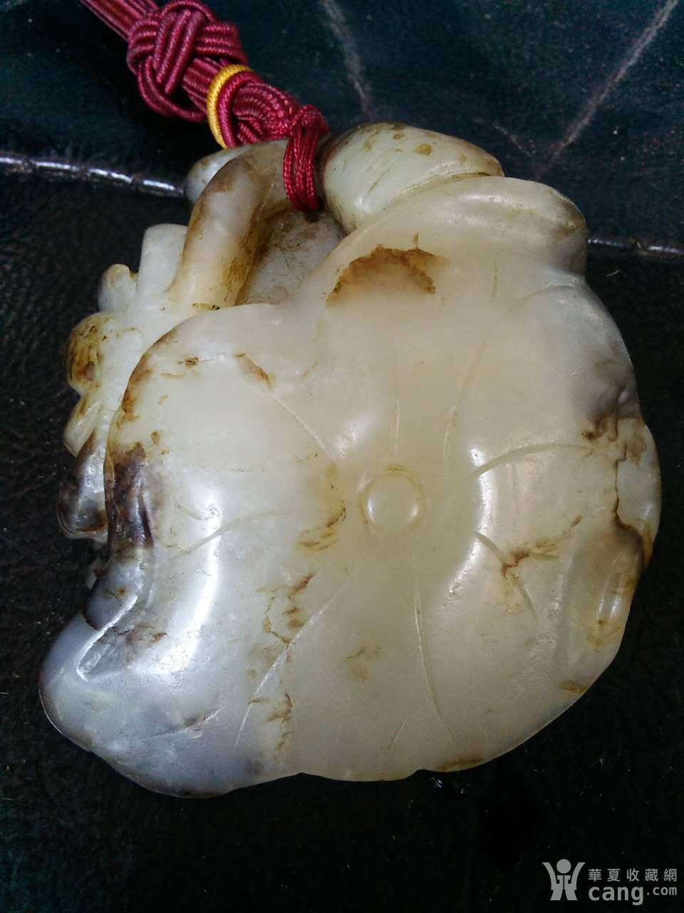 精品明代羊脂玉荷叶连连