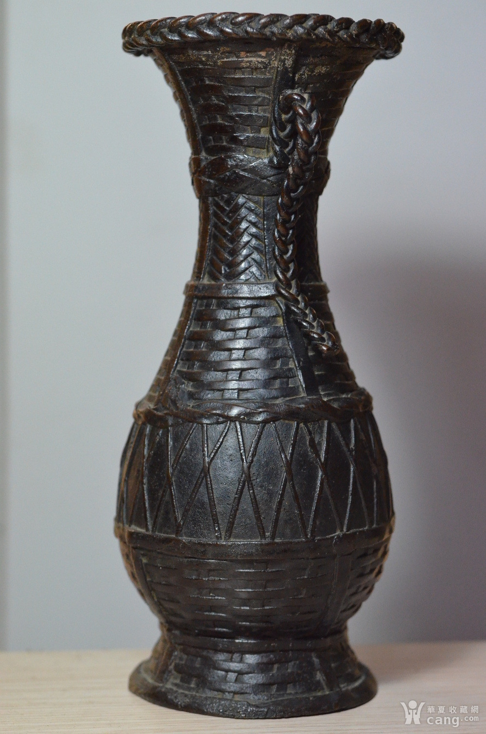 铜丝编织花瓶图片