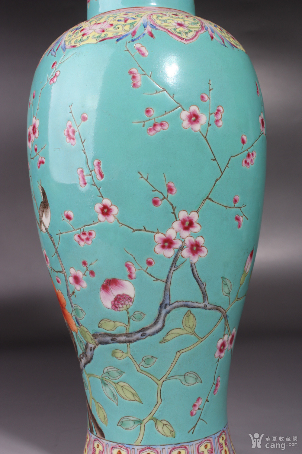 民国 仿大雅斋喜上眉梢梅瓶