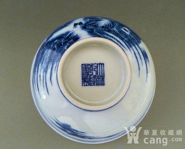 大清乾隆年制青花山水纹官窑碗