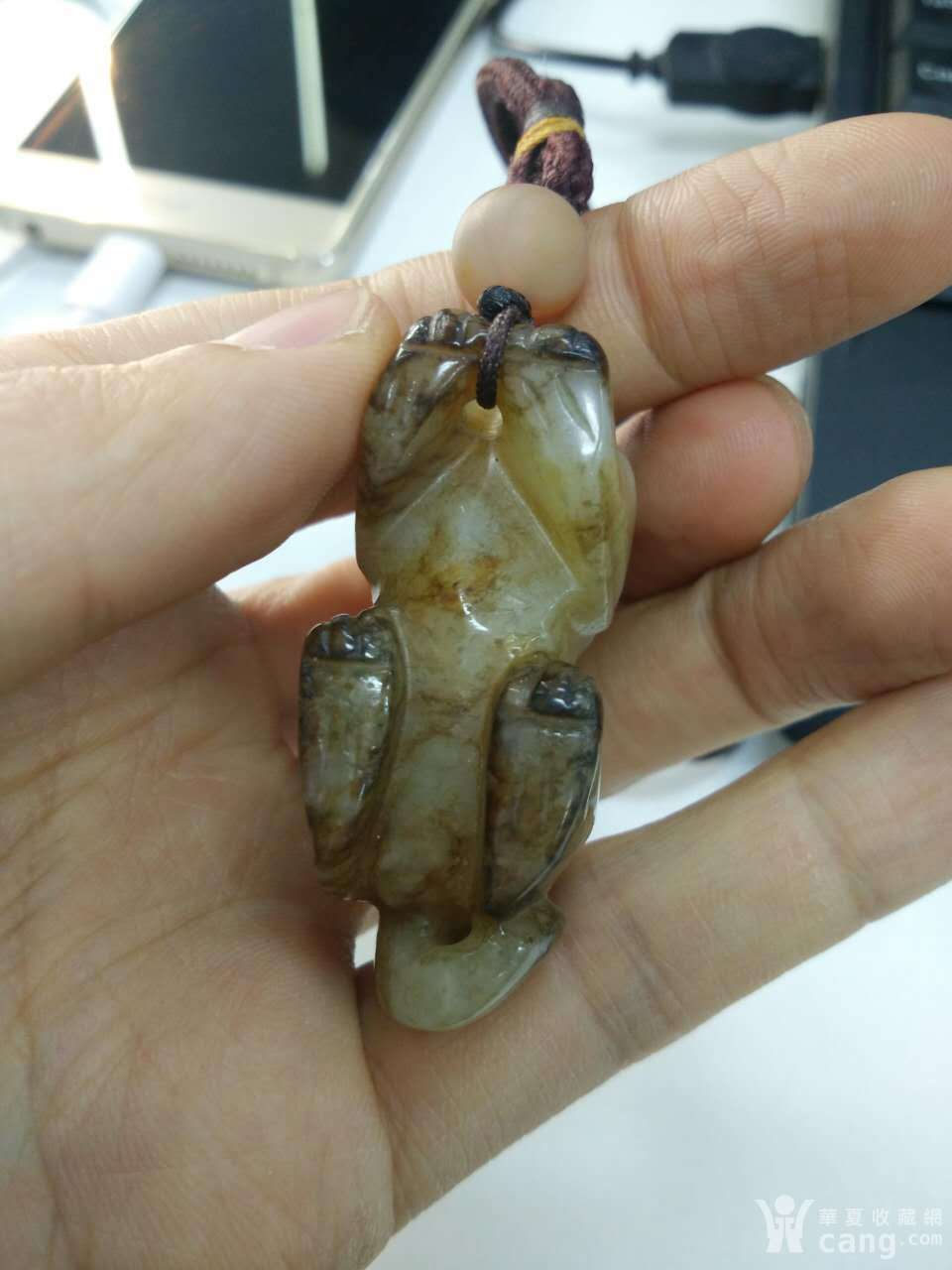 明代和田玉望天吼把件