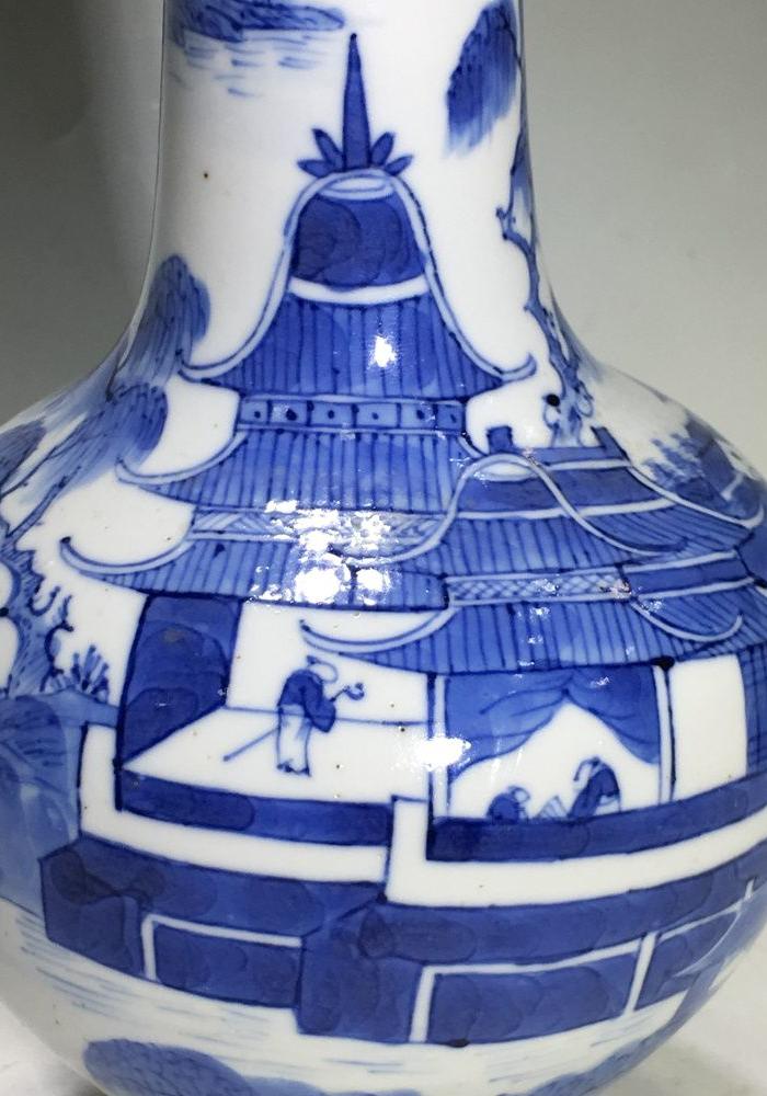 瓷器 明清 > 清晚期:大清康熙年制款青花山水楼阁风景瓶 年代:清晚期