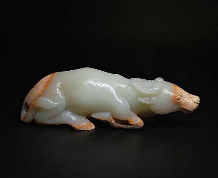 白玉卧牛摆件