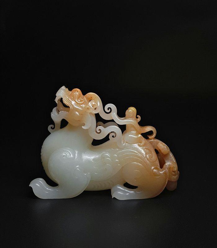白玉羽人骑兽摆件