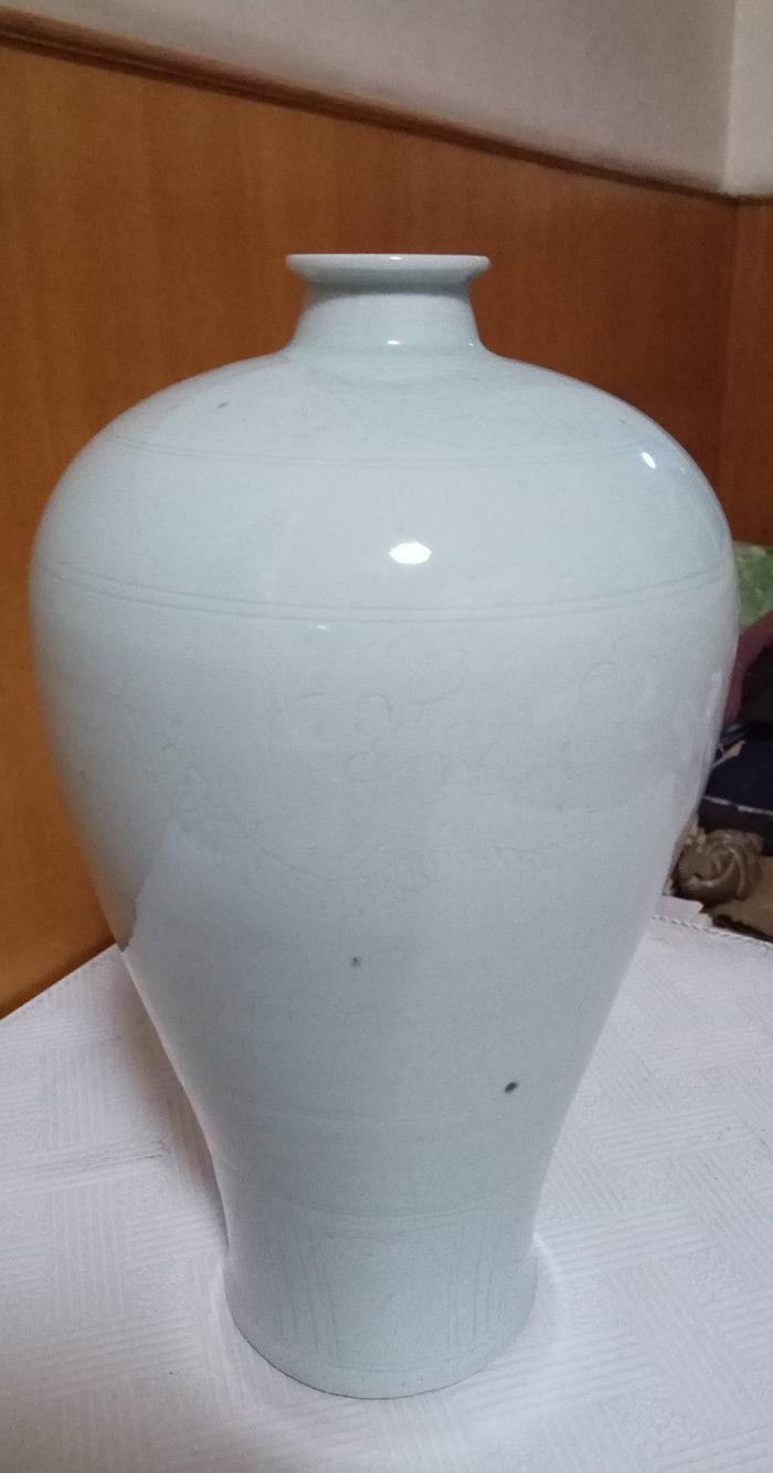 南宋 汝窑影青釉蟠龙纹梅瓶