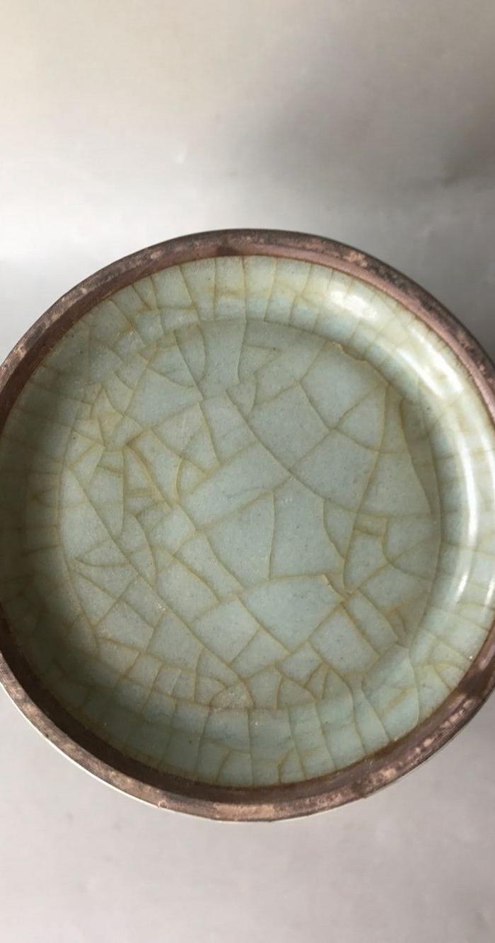 华夏古玩城 瓷器 高古 > 开片瓶 年代:宋代 艺术类别:单色釉 表现形式