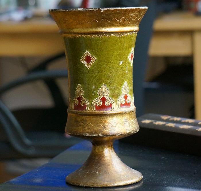 华夏古玩城 瓷器 其它 > 40年代意大利佛罗伦萨大花瓶 艺术类别:粉彩