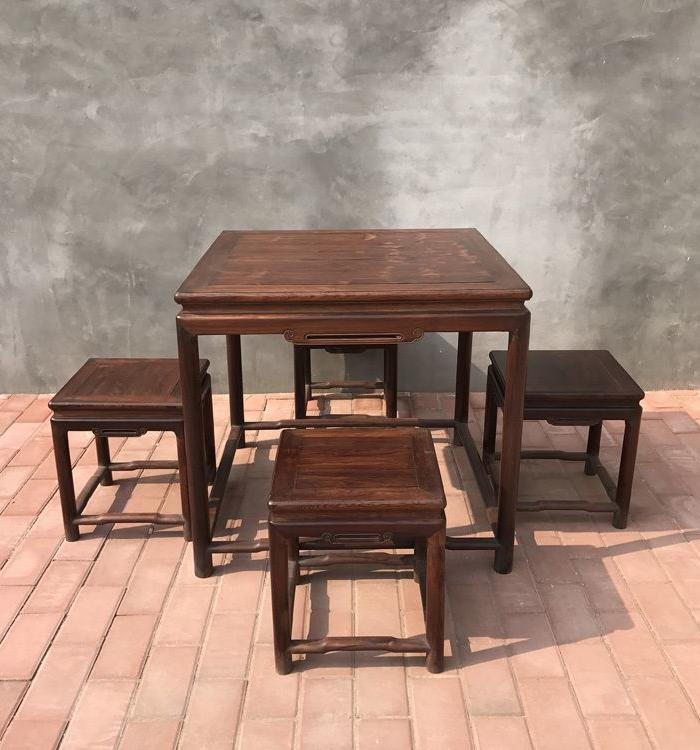 老桌子古代家具清代老黄花梨餐桌海黄一桌四凳会所会馆明清老家具