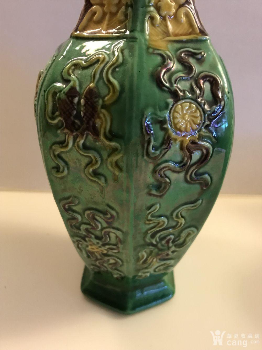 晚清民国堆塑龙纹素三彩方瓶