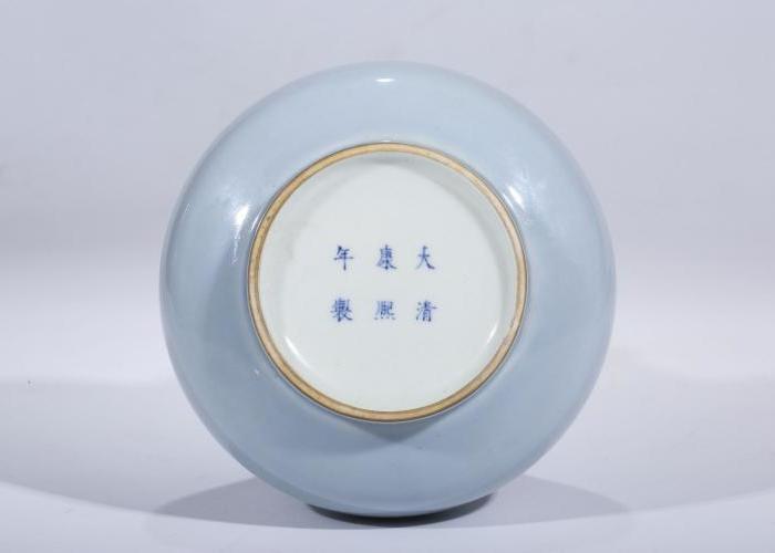 华夏古玩城 瓷器 明清 > 康熙六字款单色釉小瓶 年代:清早期 艺术类别