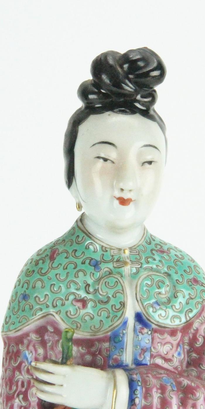 清晚王荃记造八仙人物何仙姑粉彩人物