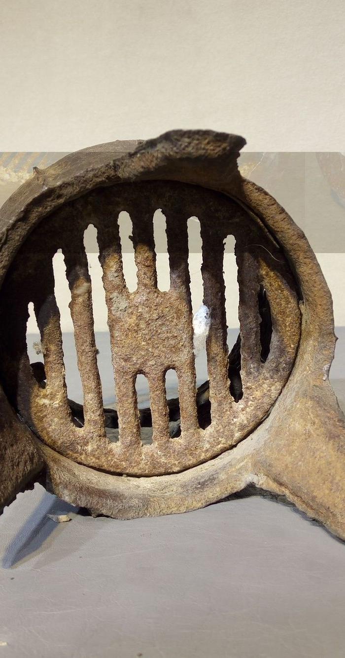 华夏古玩城 杂项 铁壶 > 清代茶台小铁炉 年代:清