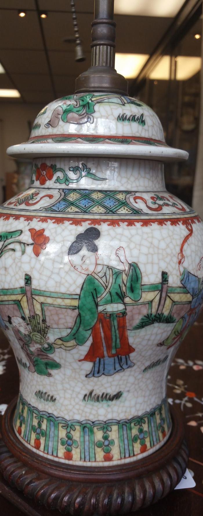 华夏古玩城 瓷器 明清 > ck720晚清哥釉人物五彩罐台灯架