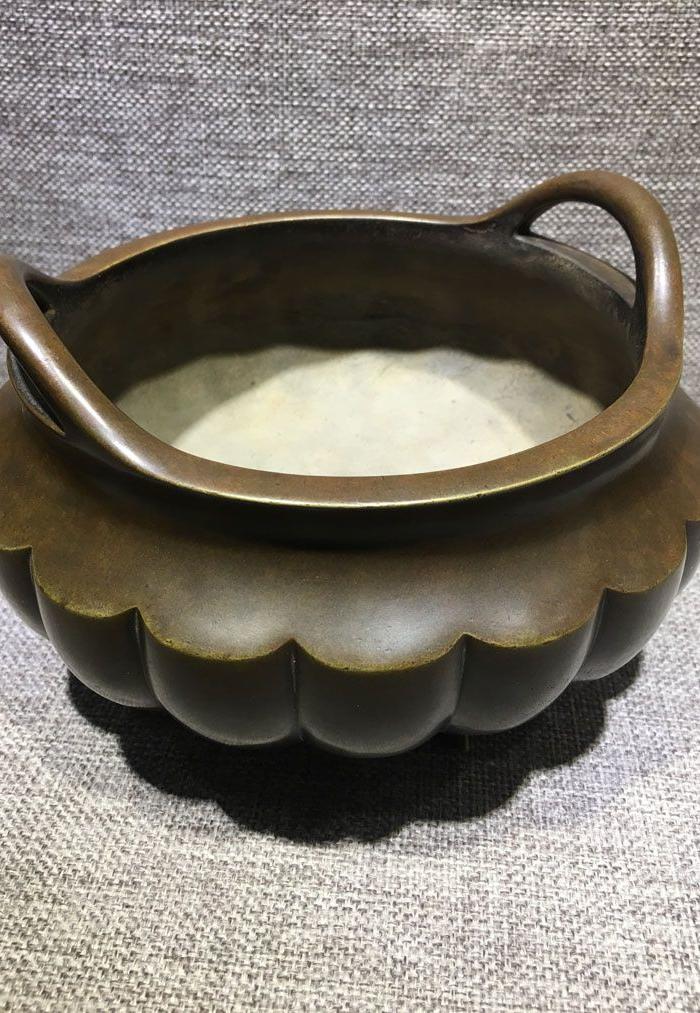 华夏古玩城 铜器 清供 > 明代传世黄铜宣德铜炉 年代:元 品相:全品