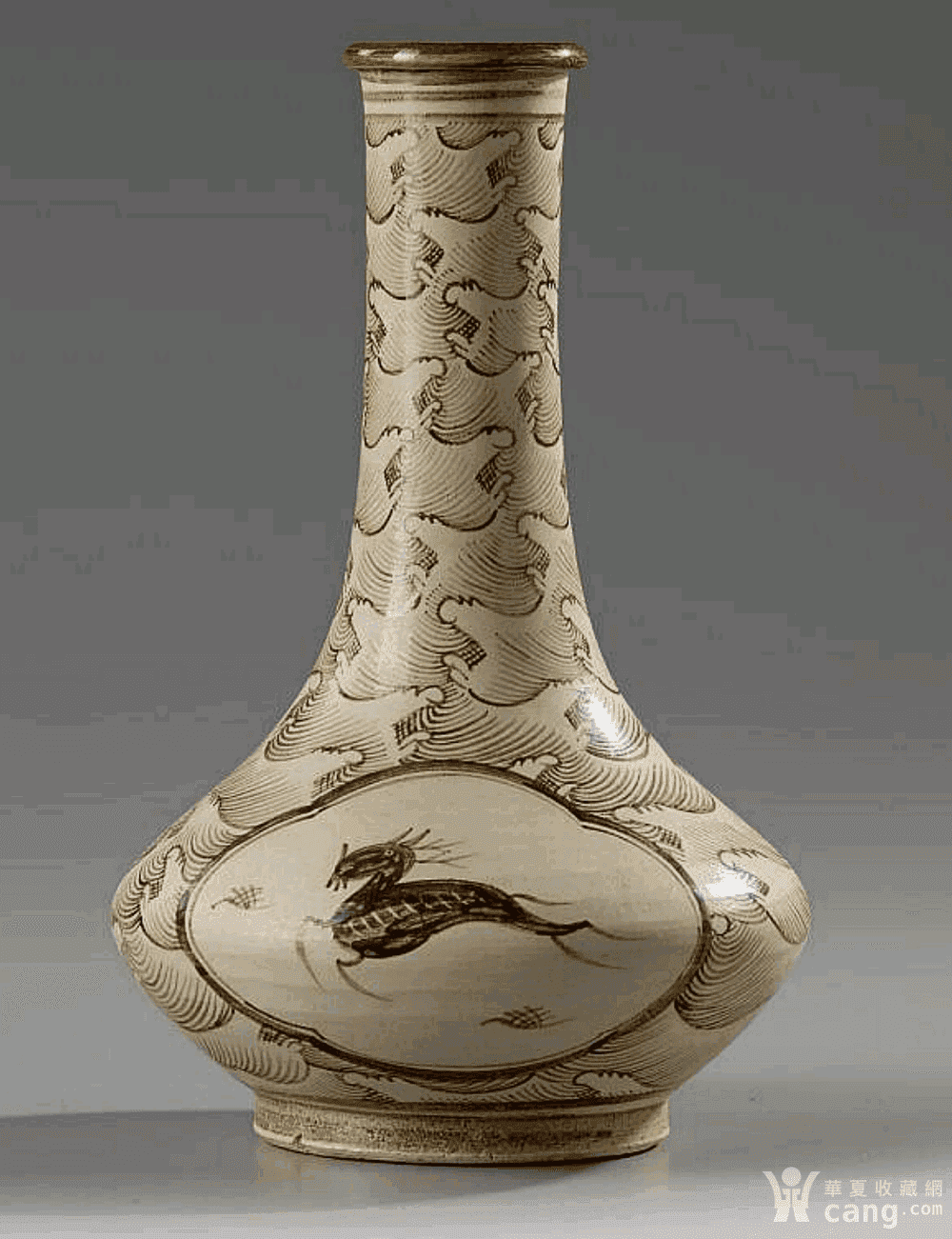 吉州窑开光鹿纹长颈瓶