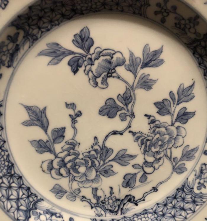 青花植物花卉纹对盘