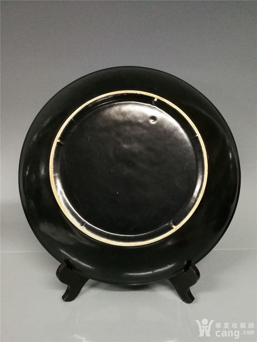 **黑釉树叶纹大盘子