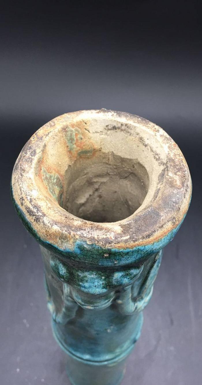 华夏古玩城 瓷器 其它 > 清代孔雀蓝釉开片竹节纹件