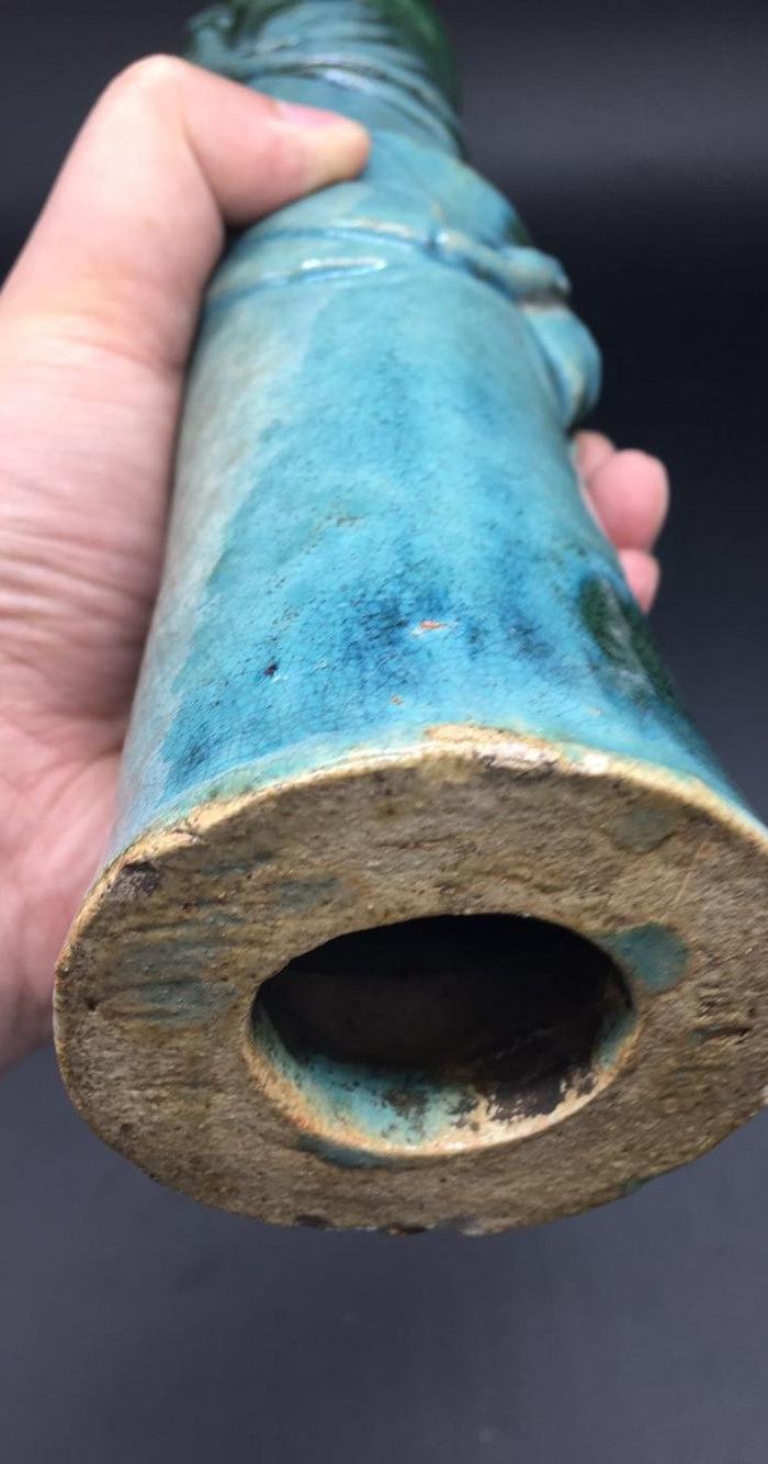 华夏古玩城 瓷器 其它 > 清代孔雀蓝釉开片竹节纹件