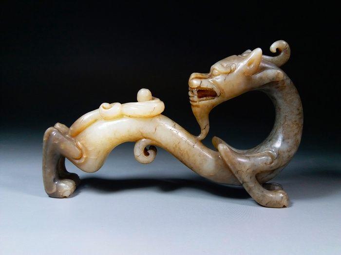 元代和田白玉龙形笔架