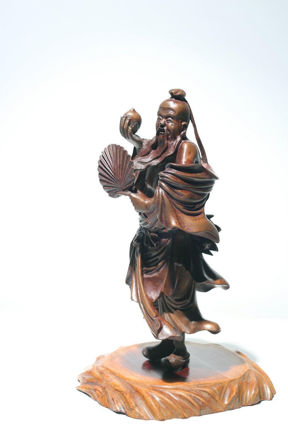 清.木胎漆器东方朔偷桃立像