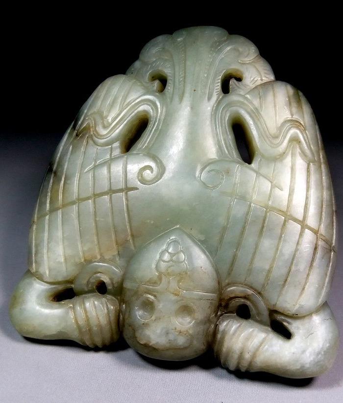 华夏古玩城 玉器 和田 > 元代和田青玉迦楼罗佩