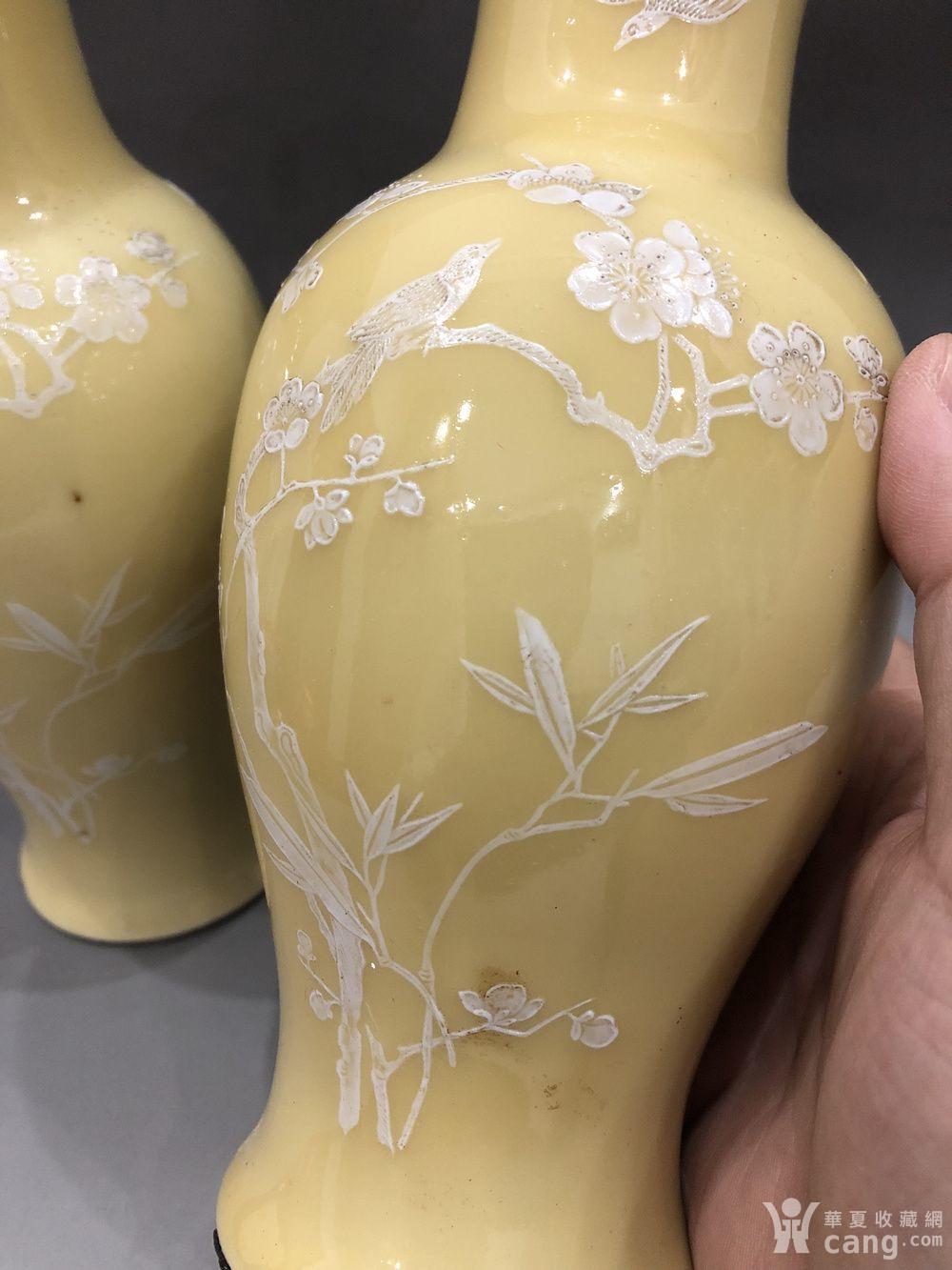 景德镇建国瓷厂50 60年代黄釉堆白花鸟瓶