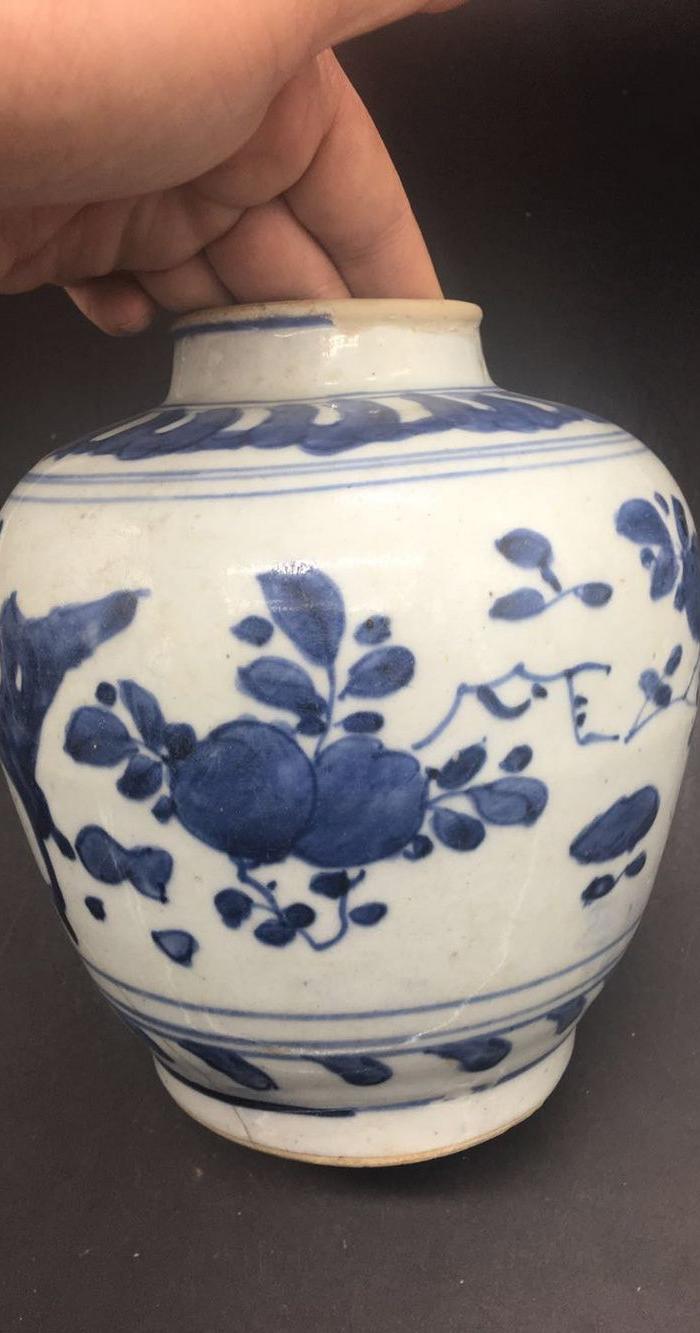 明代青花树叶款罐