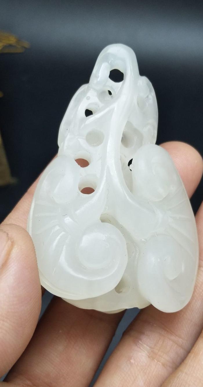 华夏古玩城 玉器 和田 > 和田玉万事如意                   描述