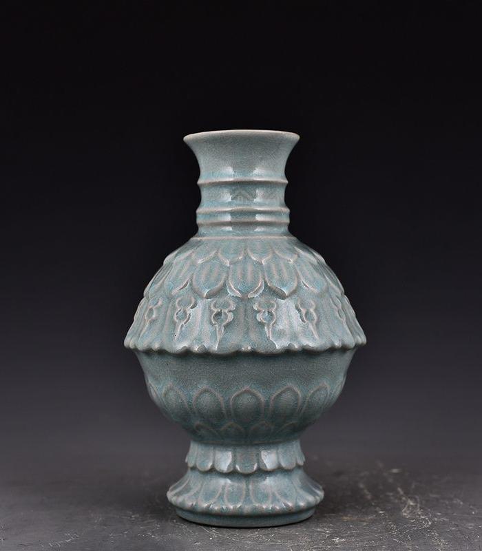 青釉莲花尊淄博陶瓷馆,淄博青瓷莲花尊,青釉莲花尊_大山谷图库